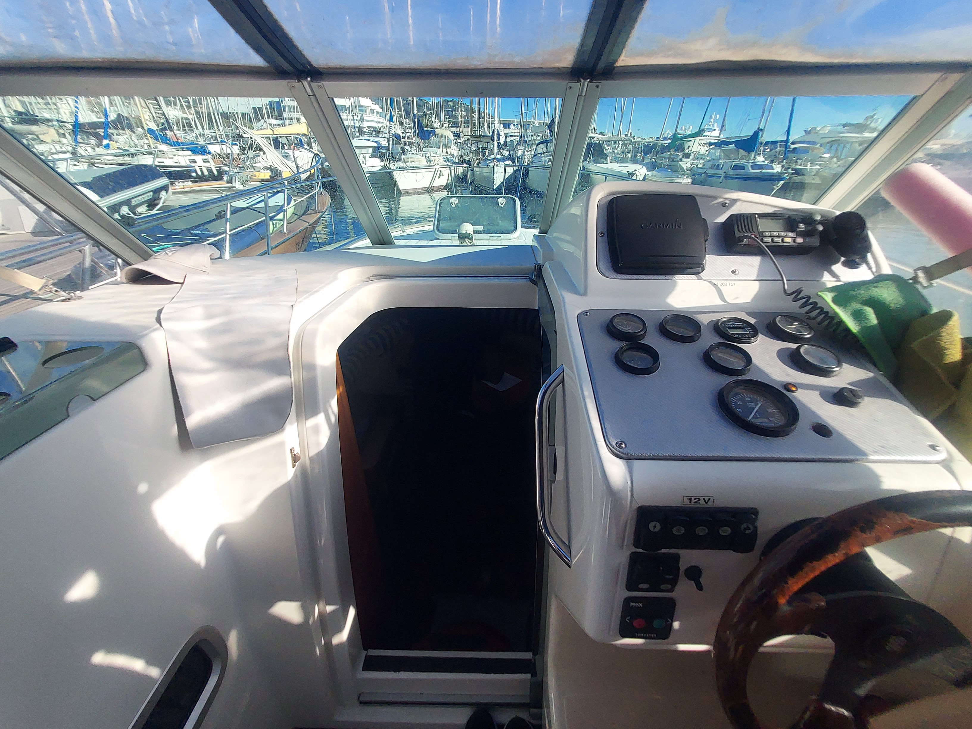 slider 6 Beneteau Ombrine 800